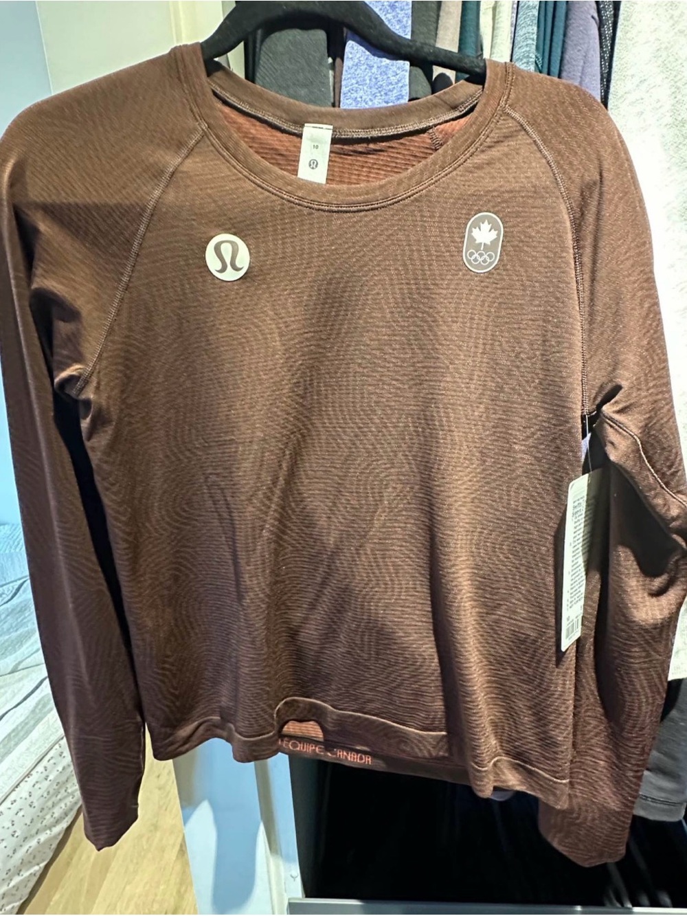 Lululemon Swiftly Olympic race length size 10